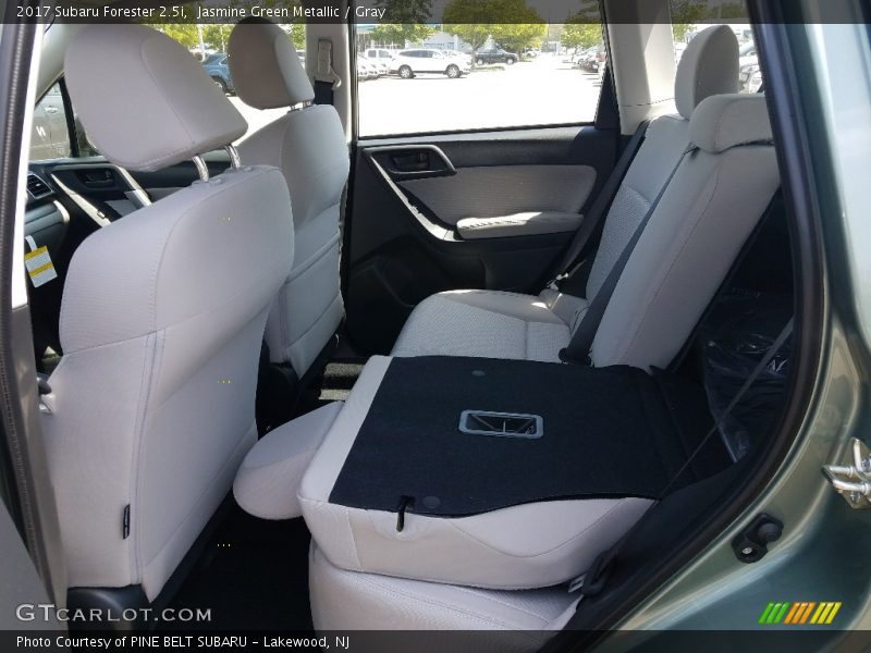 Jasmine Green Metallic / Gray 2017 Subaru Forester 2.5i