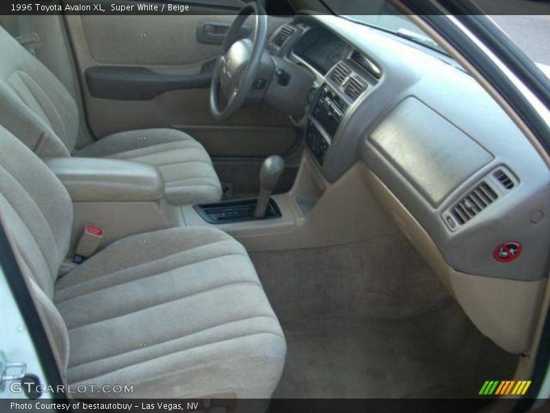 Super White / Beige 1996 Toyota Avalon XL