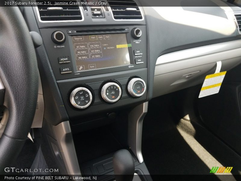 Jasmine Green Metallic / Gray 2017 Subaru Forester 2.5i