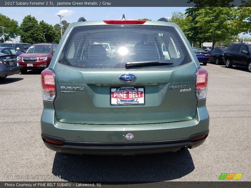 Jasmine Green Metallic / Gray 2017 Subaru Forester 2.5i