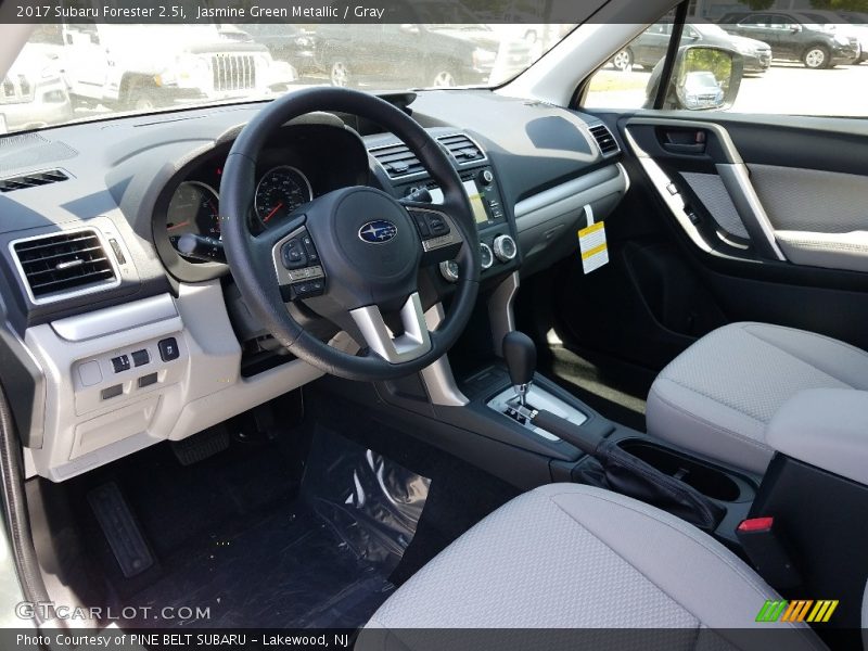 Jasmine Green Metallic / Gray 2017 Subaru Forester 2.5i
