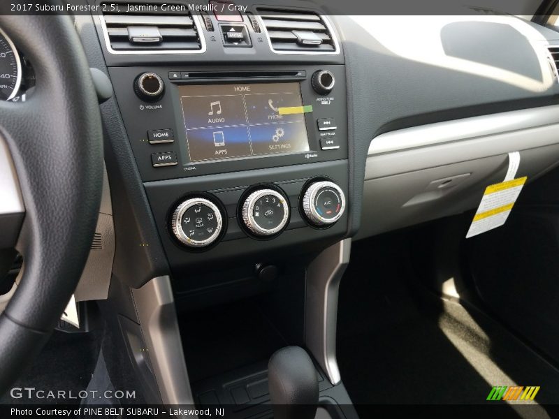 Jasmine Green Metallic / Gray 2017 Subaru Forester 2.5i