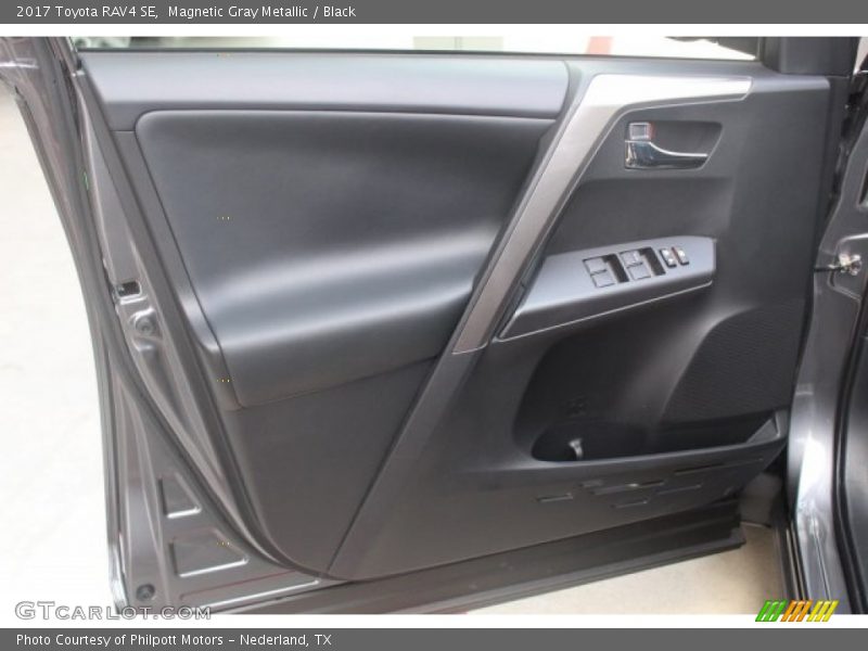 Magnetic Gray Metallic / Black 2017 Toyota RAV4 SE