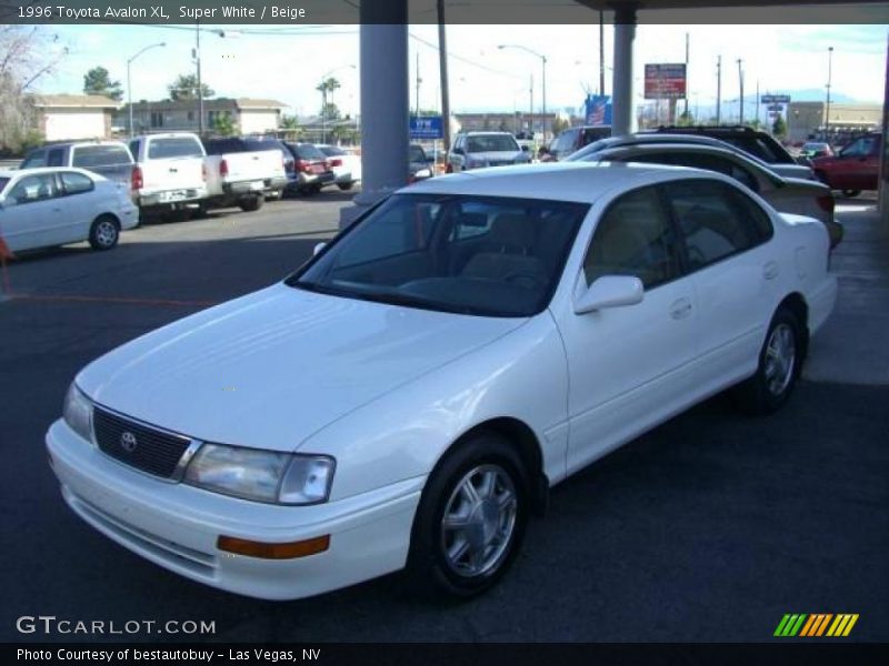 Super White / Beige 1996 Toyota Avalon XL