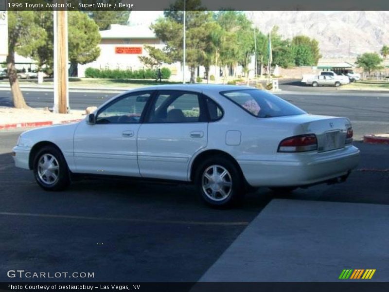 Super White / Beige 1996 Toyota Avalon XL