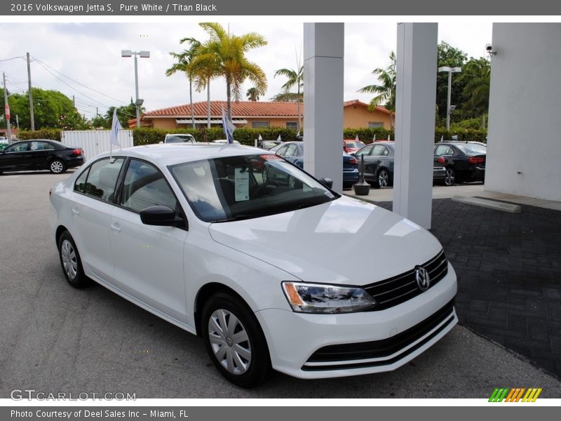 Pure White / Titan Black 2016 Volkswagen Jetta S