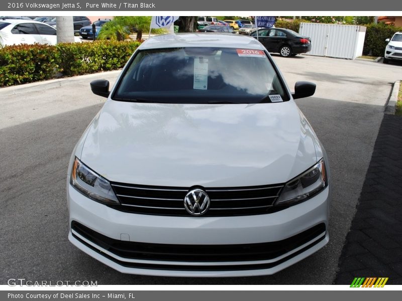 Pure White / Titan Black 2016 Volkswagen Jetta S