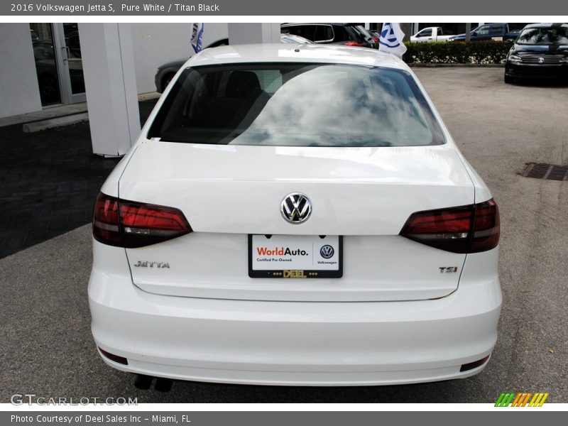 Pure White / Titan Black 2016 Volkswagen Jetta S