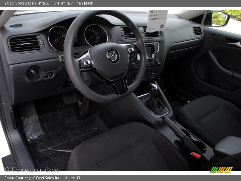 Pure White / Titan Black 2016 Volkswagen Jetta S