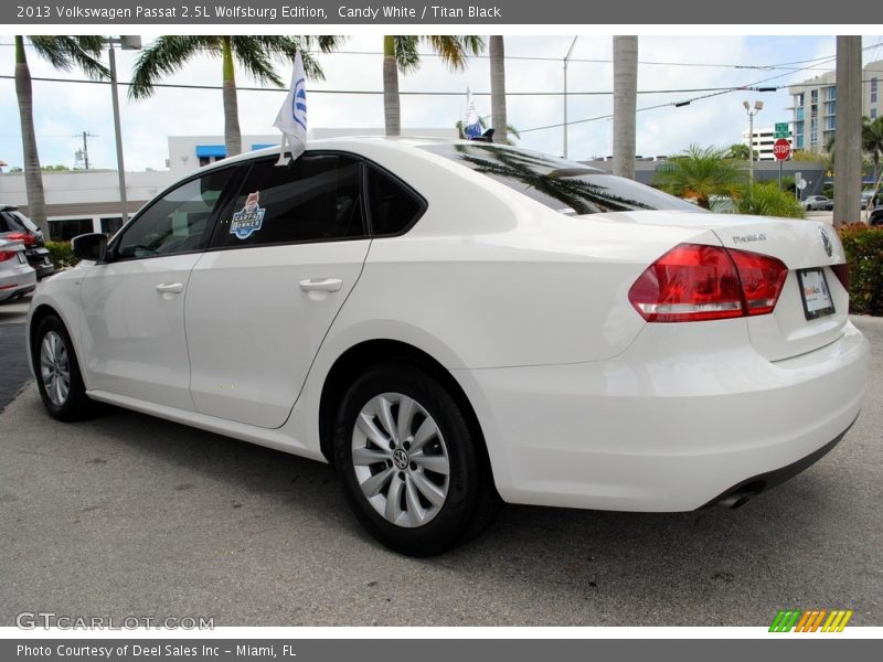 Candy White / Titan Black 2013 Volkswagen Passat 2.5L Wolfsburg Edition