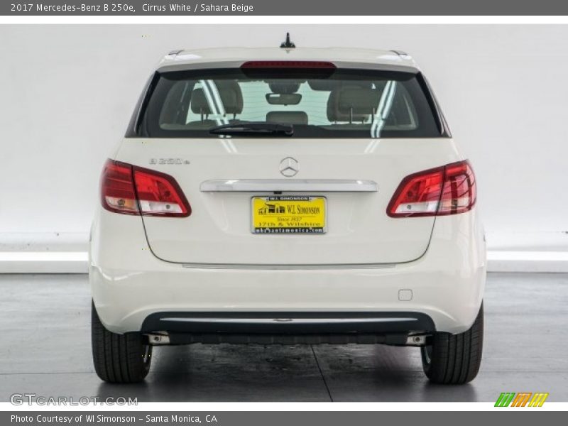 Cirrus White / Sahara Beige 2017 Mercedes-Benz B 250e