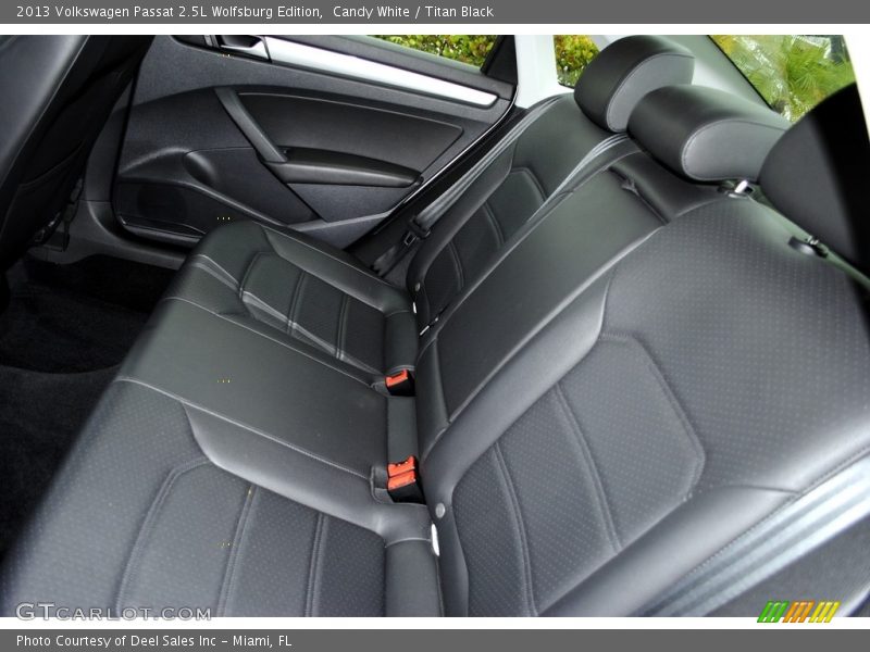 Candy White / Titan Black 2013 Volkswagen Passat 2.5L Wolfsburg Edition