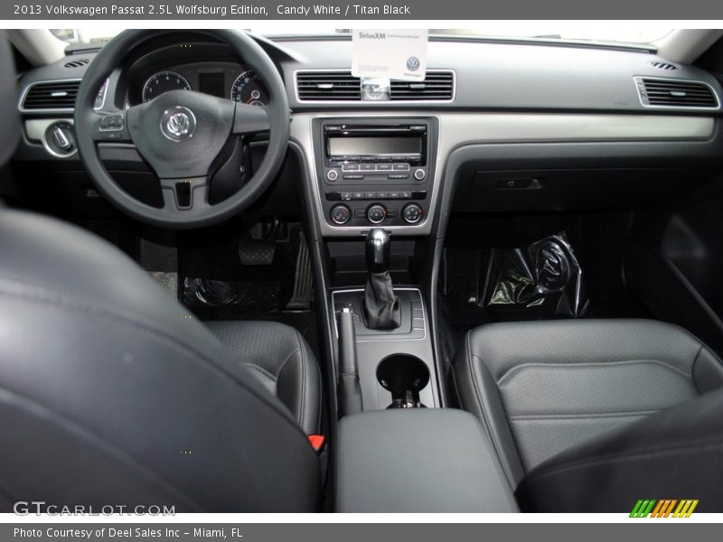 Candy White / Titan Black 2013 Volkswagen Passat 2.5L Wolfsburg Edition