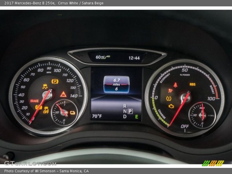 Cirrus White / Sahara Beige 2017 Mercedes-Benz B 250e