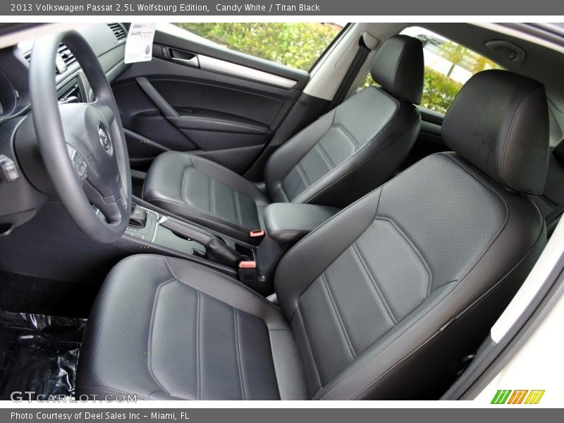 Candy White / Titan Black 2013 Volkswagen Passat 2.5L Wolfsburg Edition