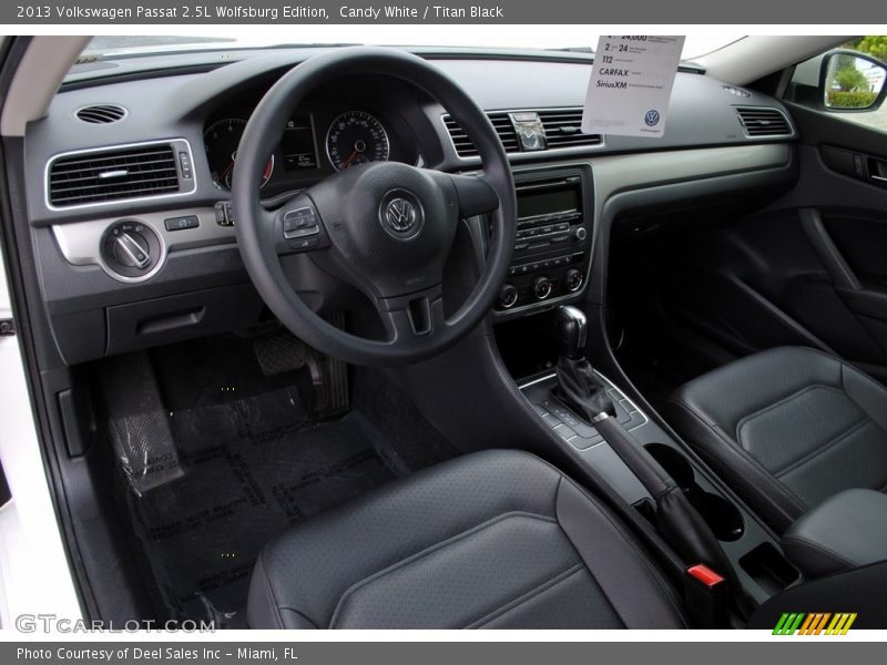 Candy White / Titan Black 2013 Volkswagen Passat 2.5L Wolfsburg Edition