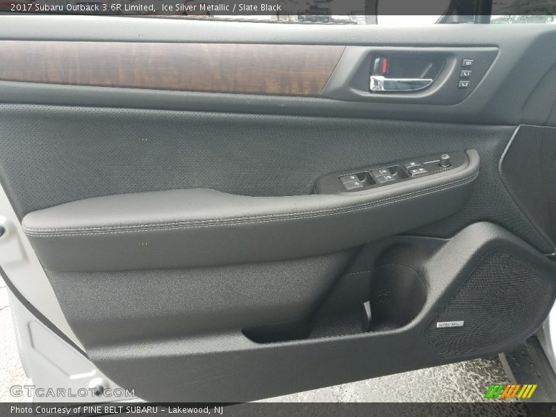 Ice Silver Metallic / Slate Black 2017 Subaru Outback 3.6R Limited