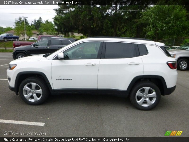 Bright White / Black 2017 Jeep Compass Latitude 4x4