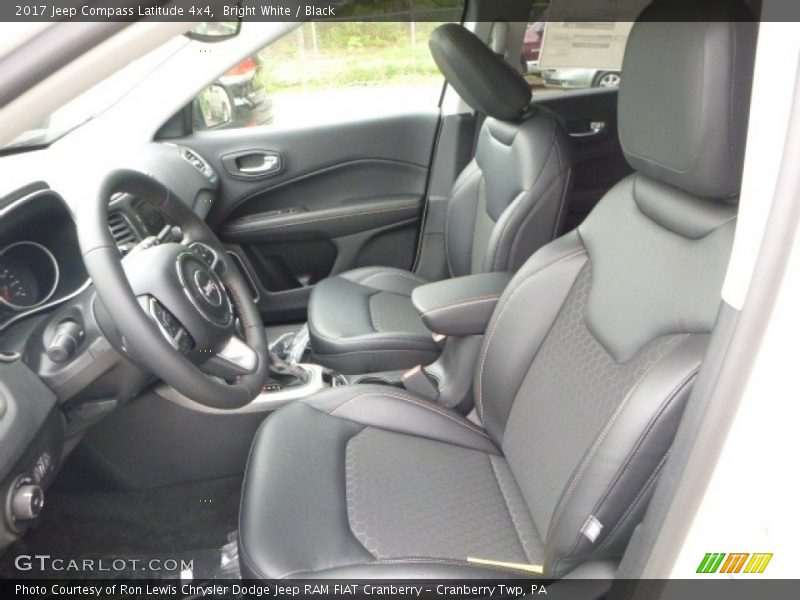 Bright White / Black 2017 Jeep Compass Latitude 4x4