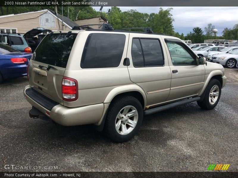 Sunlit Sand Metallic / Beige 2003 Nissan Pathfinder LE 4x4