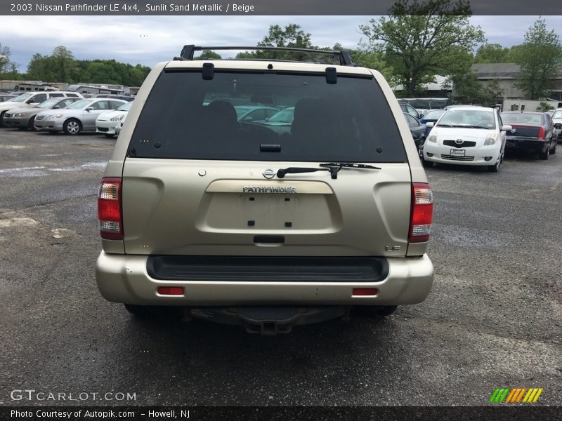 Sunlit Sand Metallic / Beige 2003 Nissan Pathfinder LE 4x4