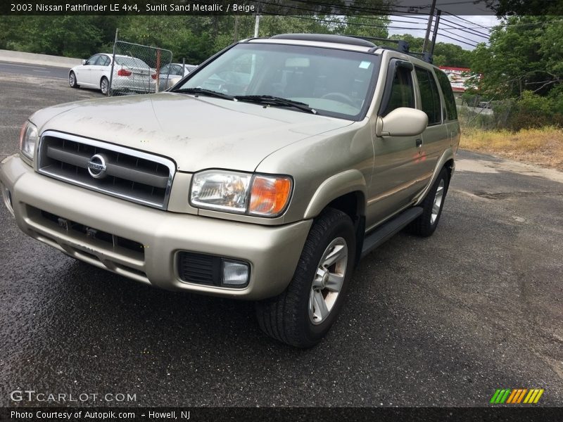 Sunlit Sand Metallic / Beige 2003 Nissan Pathfinder LE 4x4