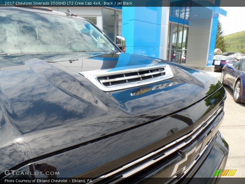 Black / Jet Black 2017 Chevrolet Silverado 3500HD LTZ Crew Cab 4x4
