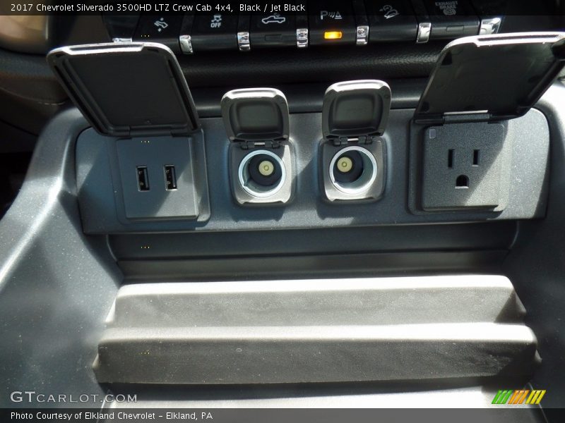 Black / Jet Black 2017 Chevrolet Silverado 3500HD LTZ Crew Cab 4x4