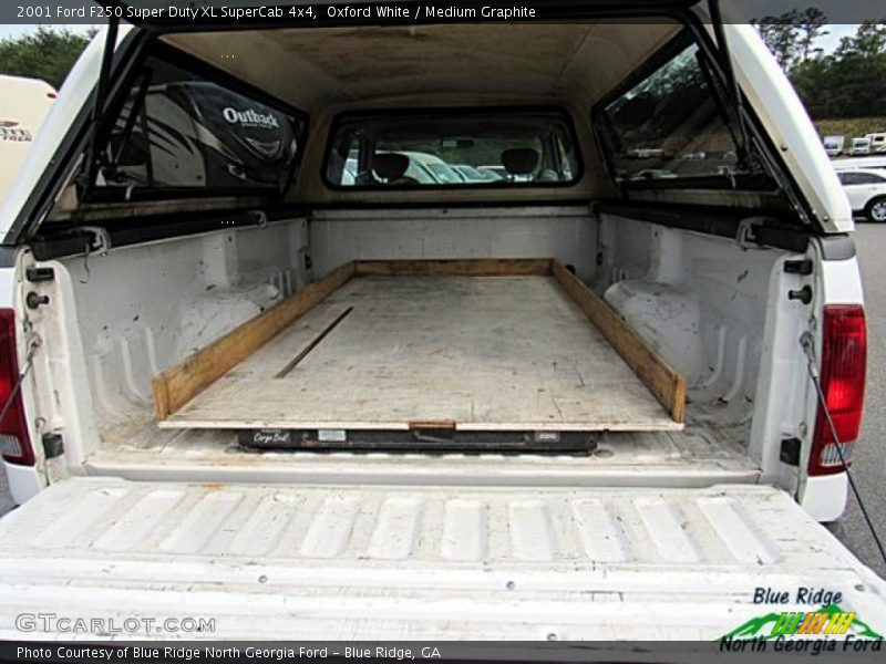 Oxford White / Medium Graphite 2001 Ford F250 Super Duty XL SuperCab 4x4