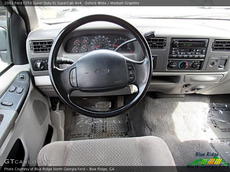 Oxford White / Medium Graphite 2001 Ford F250 Super Duty XL SuperCab 4x4