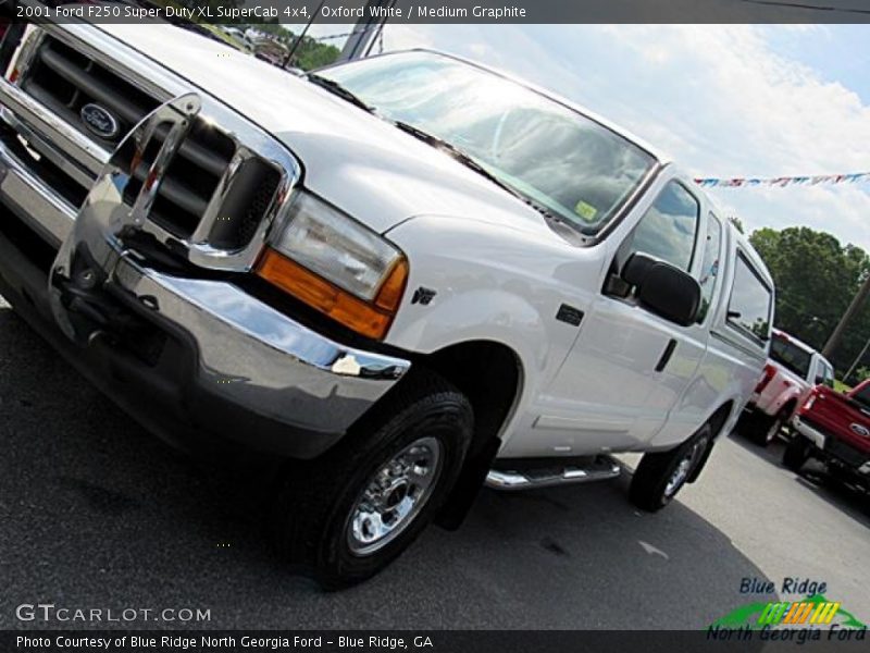 Oxford White / Medium Graphite 2001 Ford F250 Super Duty XL SuperCab 4x4