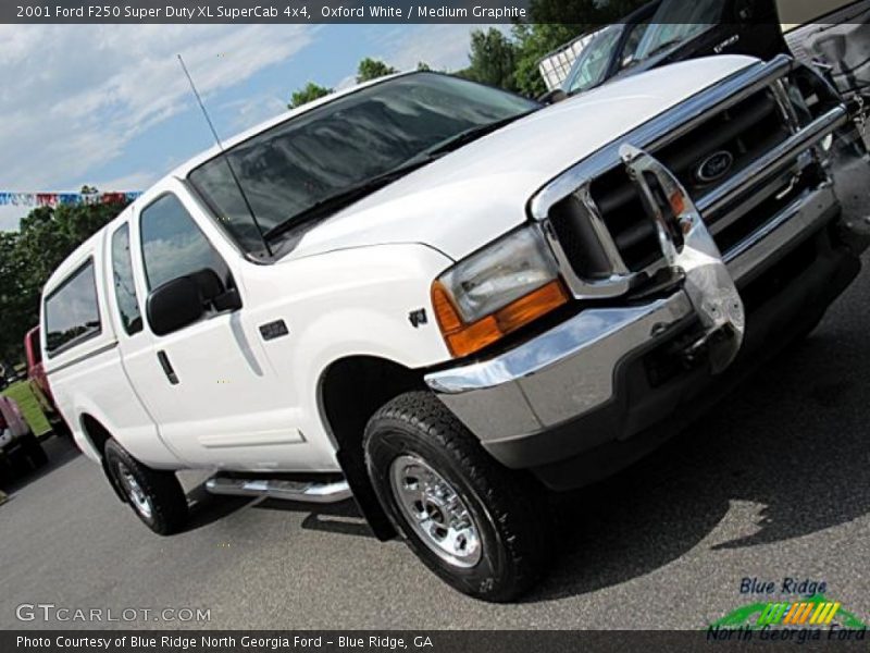 Oxford White / Medium Graphite 2001 Ford F250 Super Duty XL SuperCab 4x4