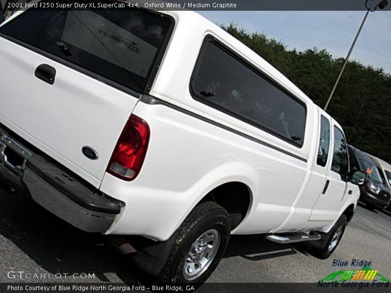 Oxford White / Medium Graphite 2001 Ford F250 Super Duty XL SuperCab 4x4