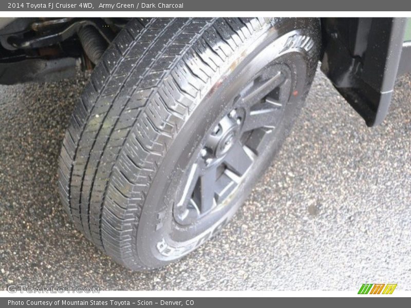 Army Green / Dark Charcoal 2014 Toyota FJ Cruiser 4WD