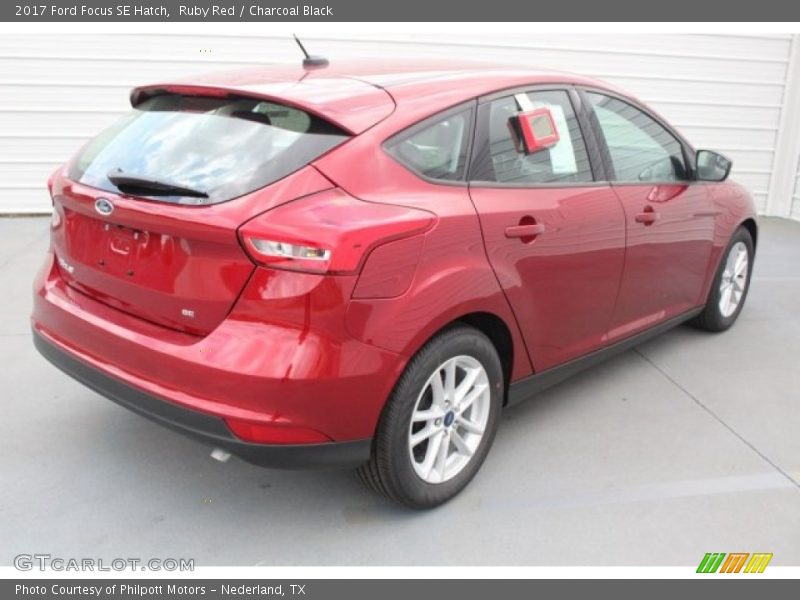 Ruby Red / Charcoal Black 2017 Ford Focus SE Hatch