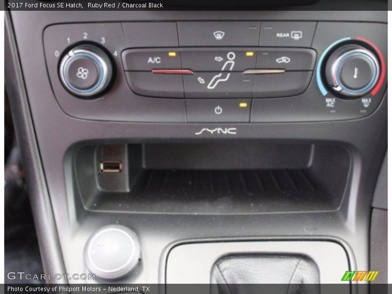 Ruby Red / Charcoal Black 2017 Ford Focus SE Hatch