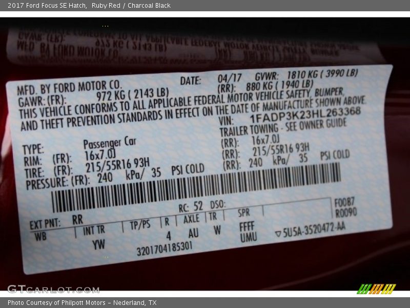 Ruby Red / Charcoal Black 2017 Ford Focus SE Hatch