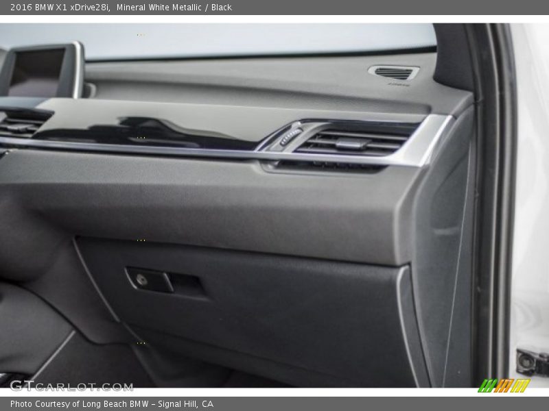 Mineral White Metallic / Black 2016 BMW X1 xDrive28i