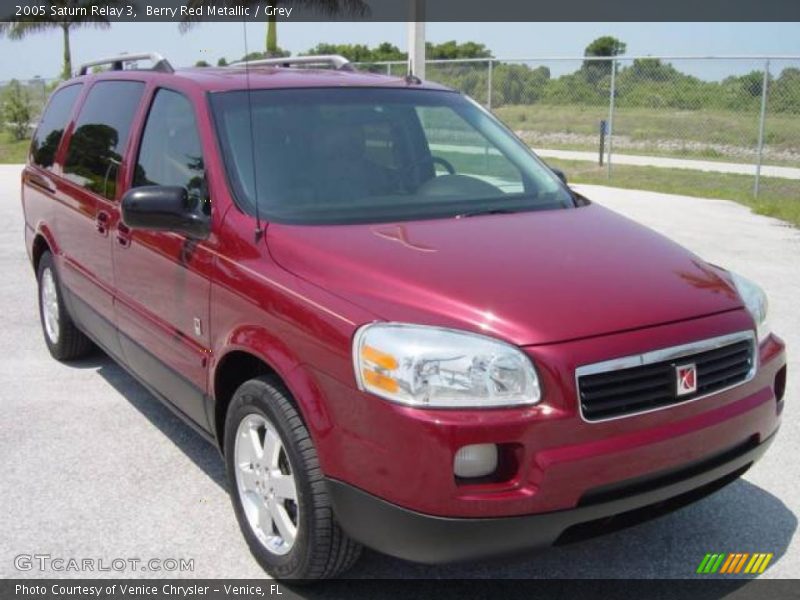 Berry Red Metallic / Grey 2005 Saturn Relay 3