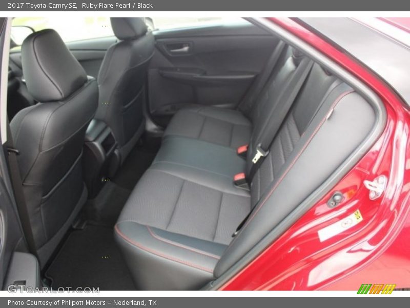 Ruby Flare Pearl / Black 2017 Toyota Camry SE