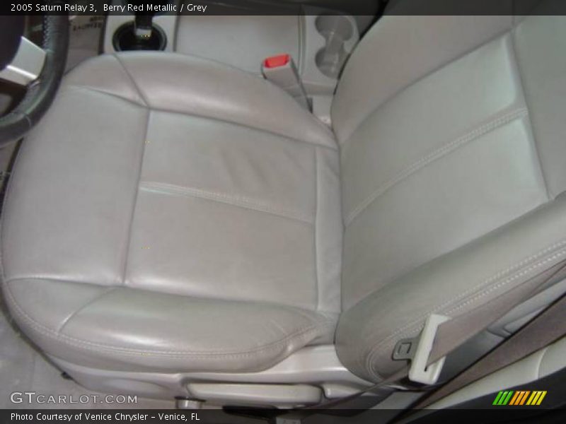 Berry Red Metallic / Grey 2005 Saturn Relay 3