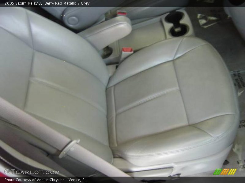 Berry Red Metallic / Grey 2005 Saturn Relay 3