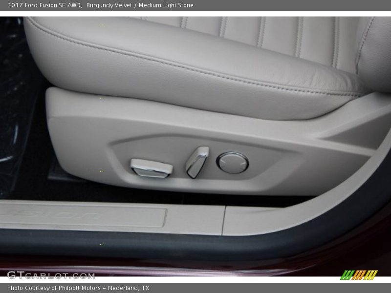 Burgundy Velvet / Medium Light Stone 2017 Ford Fusion SE AWD