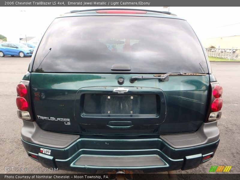 Emerald Jewel Metallic / Light Cashmere/Ebony 2006 Chevrolet TrailBlazer LS 4x4