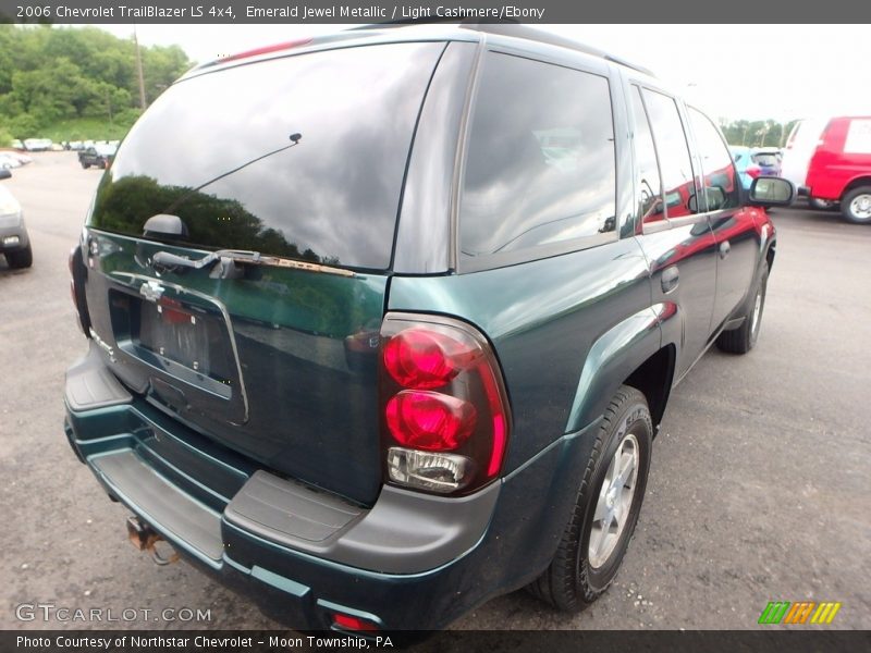 Emerald Jewel Metallic / Light Cashmere/Ebony 2006 Chevrolet TrailBlazer LS 4x4
