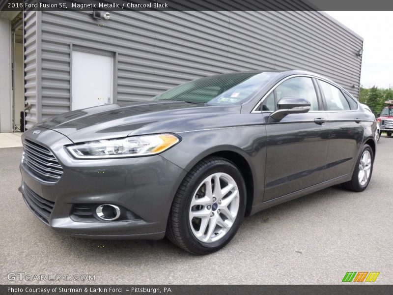 Magnetic Metallic / Charcoal Black 2016 Ford Fusion SE