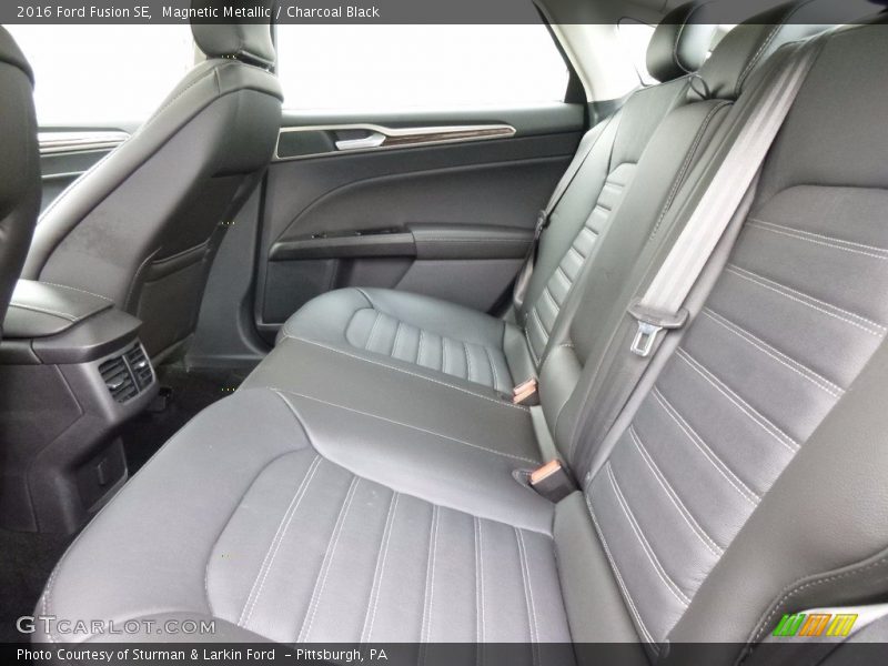 Magnetic Metallic / Charcoal Black 2016 Ford Fusion SE