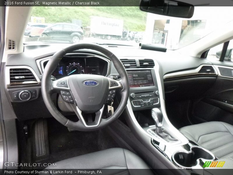 Magnetic Metallic / Charcoal Black 2016 Ford Fusion SE