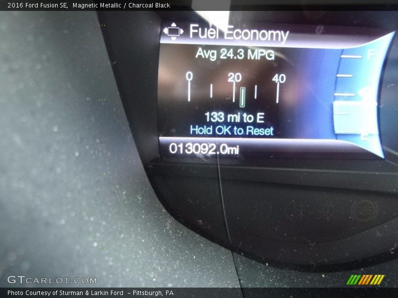 Magnetic Metallic / Charcoal Black 2016 Ford Fusion SE