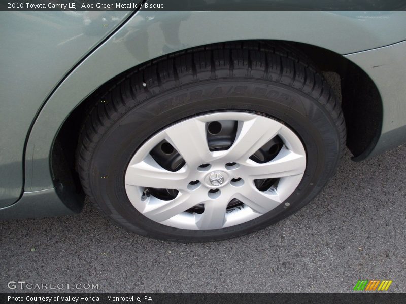 Aloe Green Metallic / Bisque 2010 Toyota Camry LE